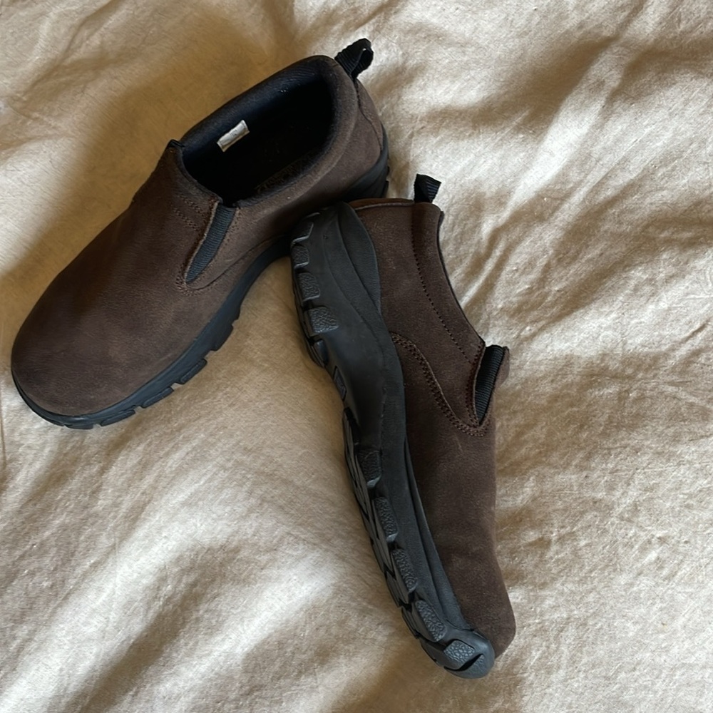 Size 7 women’s Lands’ End Shoe. Brown suede. Barely worn.